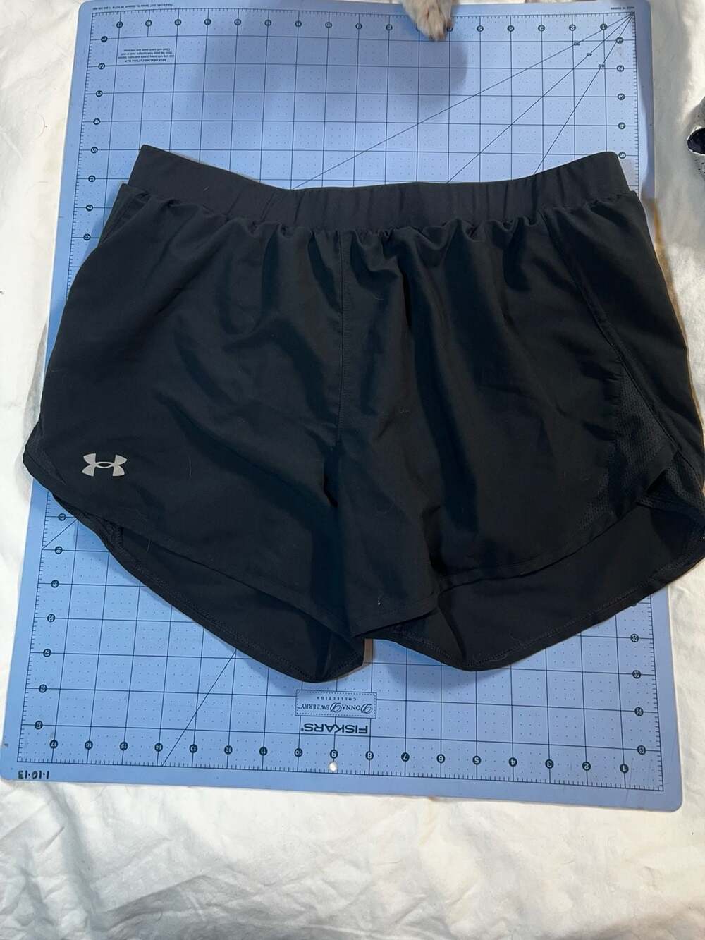 Under Armour HeatGear Loose Fit Running Shorts Black Size Large